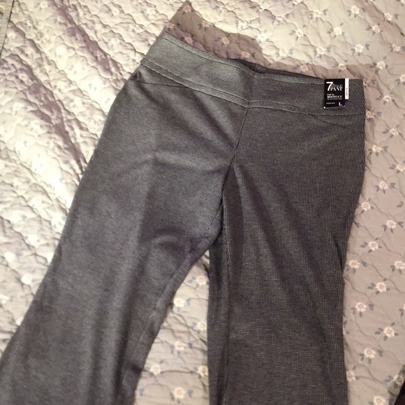 7th Avenue Pant- Pull On Bootcut PETITE Pant - Picture 1 of 4